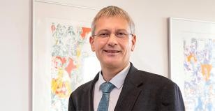 Porträtfoto von Herrn Hildebrandt