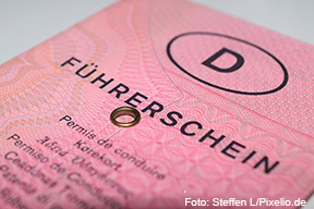 Alter rosa Papierführerschein