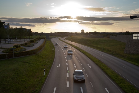 Verkehr auf einer Bundesstraße