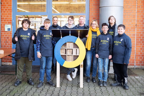 Die Schülerfirma Midena baut für den Rhein-Neckar-Kreis individuelle Insektenhotels