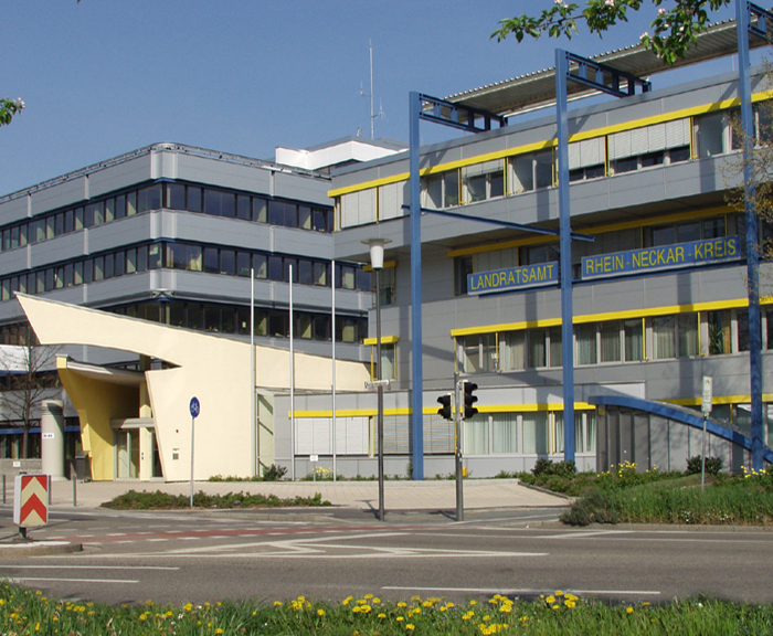 Foto vom Landratsamt-Hauptgebäude