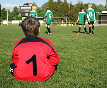 Jugendfußballmannschaft auf dem Platz