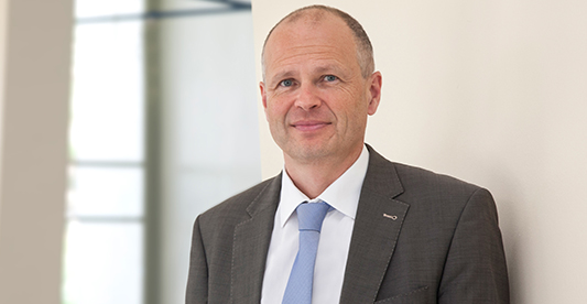 Porträtfoto von Herrn Bäuerlein