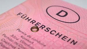 Alter rosafarbener Papierführerschein