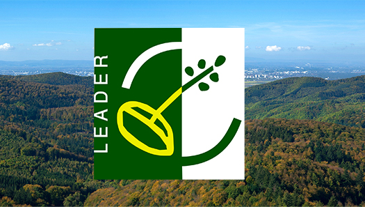 LEADER-Logo vor Odenwaldkulisse